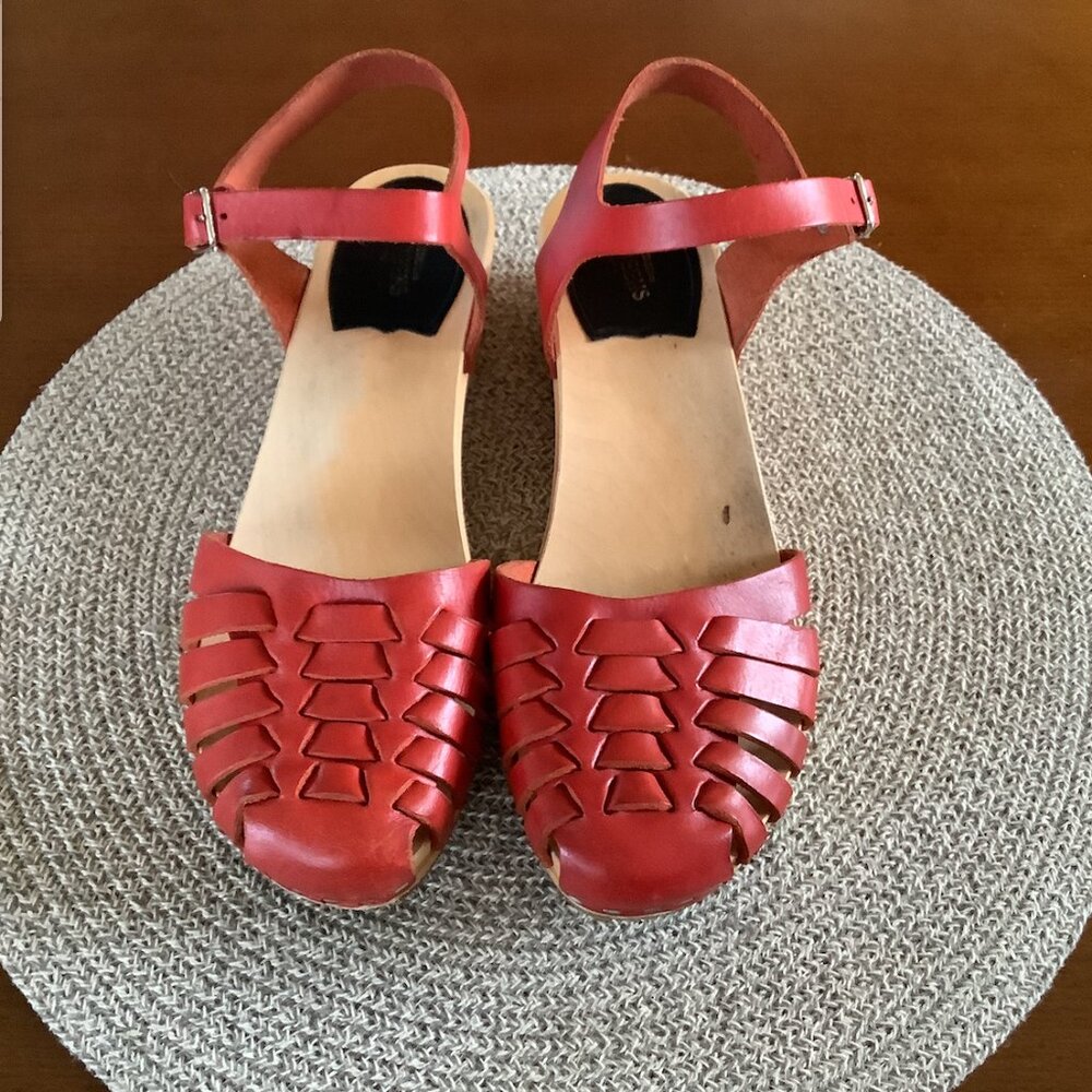 Swedish Hasbeen's size 39